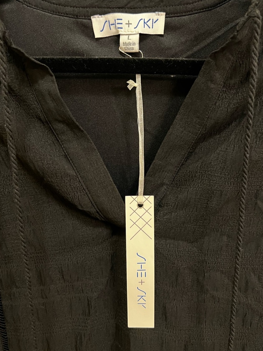 She + Sky Black Short Sleeve Textured Tunic with Ruffle Hem - Picture 2 of 4